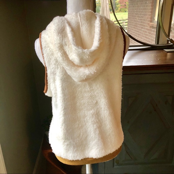 NEW! IVORY HOODIE VEST - Picture 4 of 6